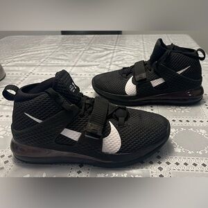 Nike  Air Max 2
Style AV6243-002
BLACK/BLACK/WHITE

Men’s Size 9